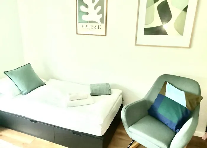Baltic Riviera Apartments - Garden Sanctuary Retreat